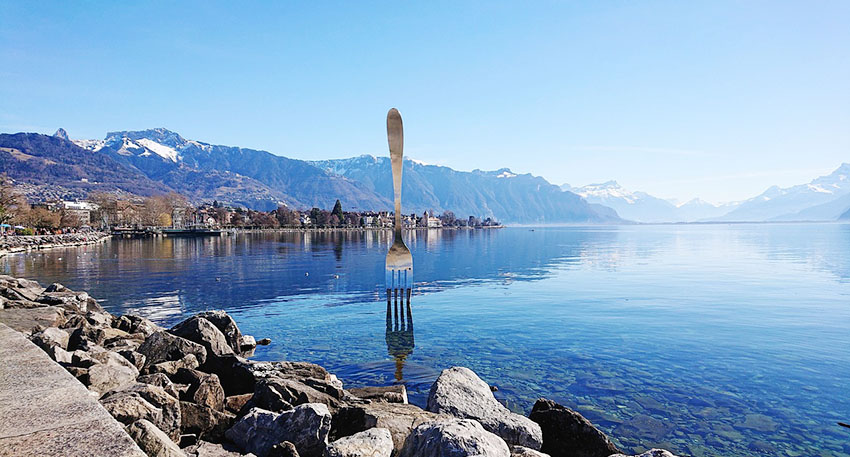 Die große Gabel gegenüber dem Alimentarium in Vevey